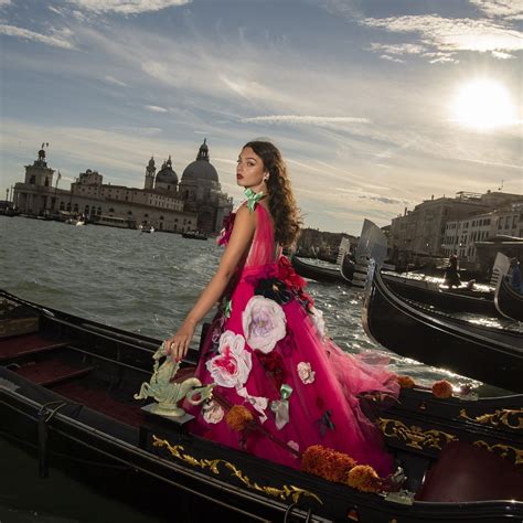 dolce gabbana sfilata venezia|Dolce & Gabbana, l'Alta Moda sfila in Laguna a Venezia.